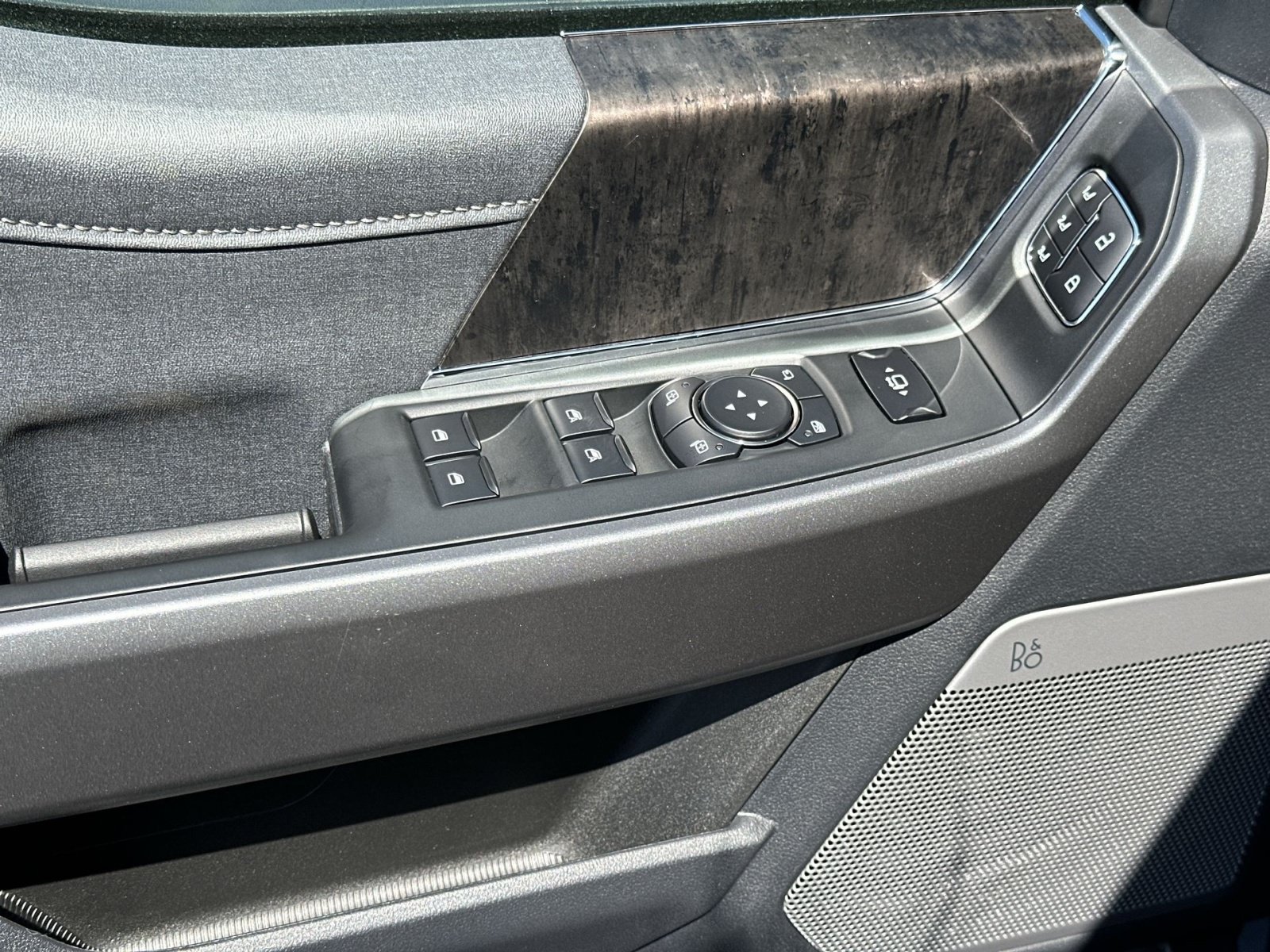 New 2027 Ford F250 Lariat w/ Black Appearance Package AWD/4WD image 16