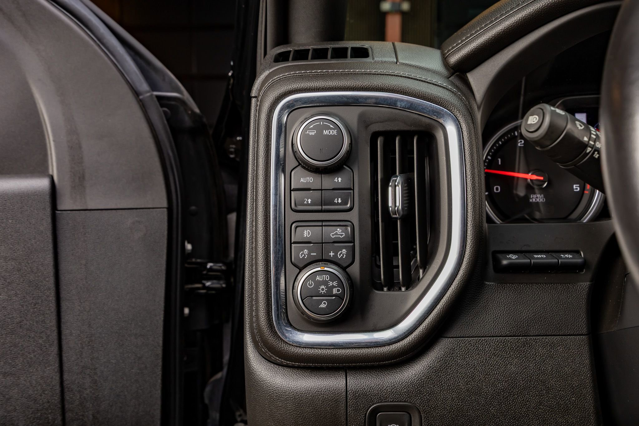 Used 2022 Chevrolet Silverado 3500 High Country image 22