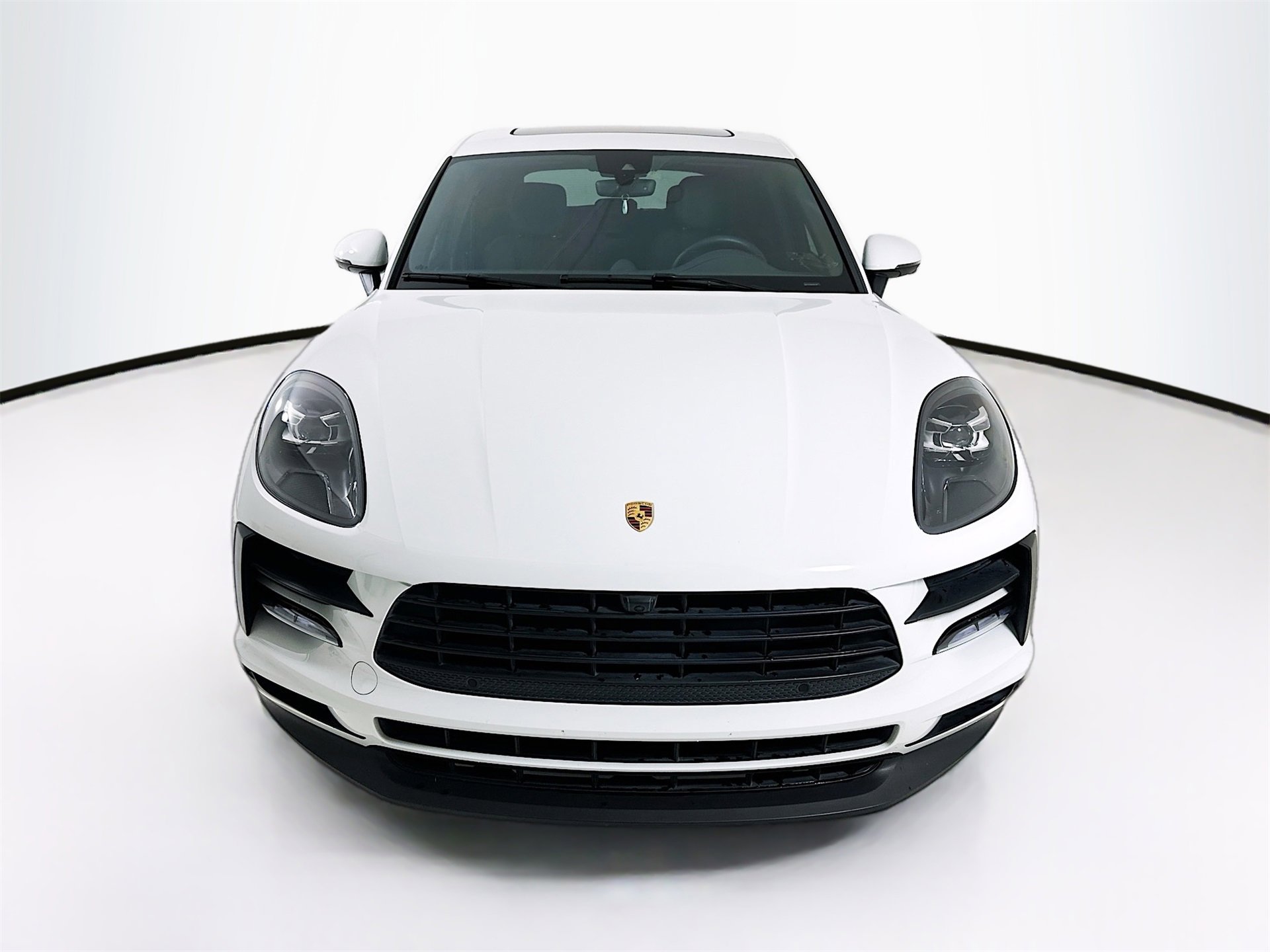 Used 2021 Porsche Macan image 2