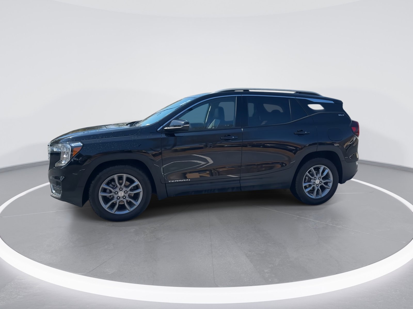 Used 2022 GMC Terrain SLT w/ Infotainment Package II FWD image 6