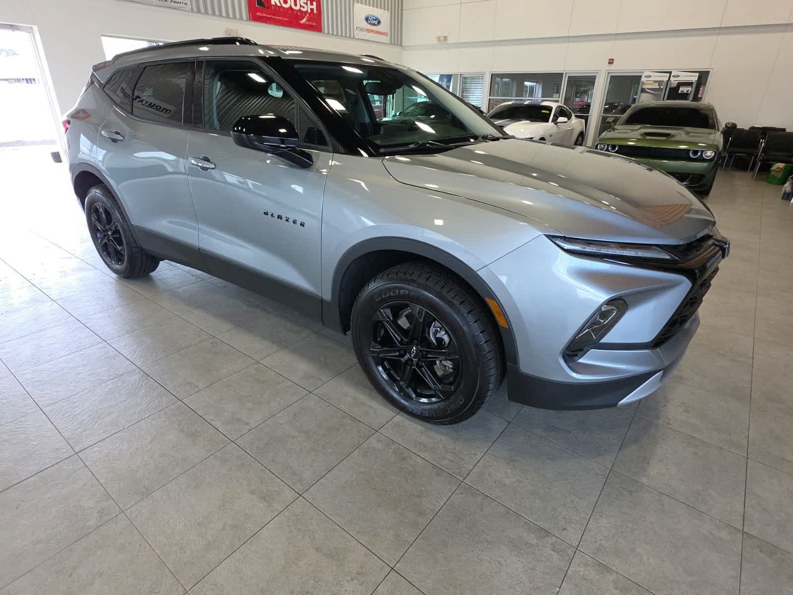 Used 2024 Chevrolet Blazer LT w/ Convenience Package FWD image 4