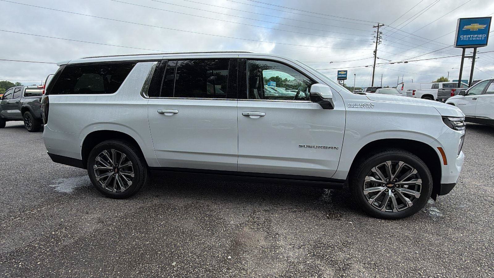 New 2026 Chevrolet Suburban High Country AWD/4WD image 8