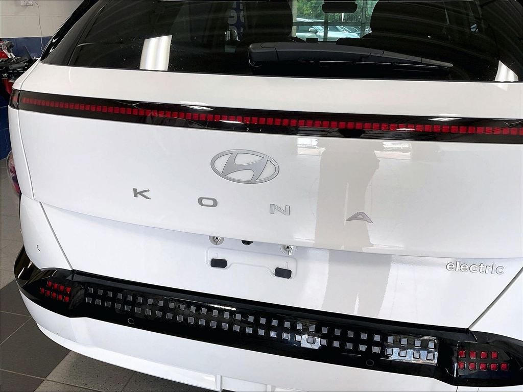 Used 2024 Hyundai Kona Limited FWD image 28