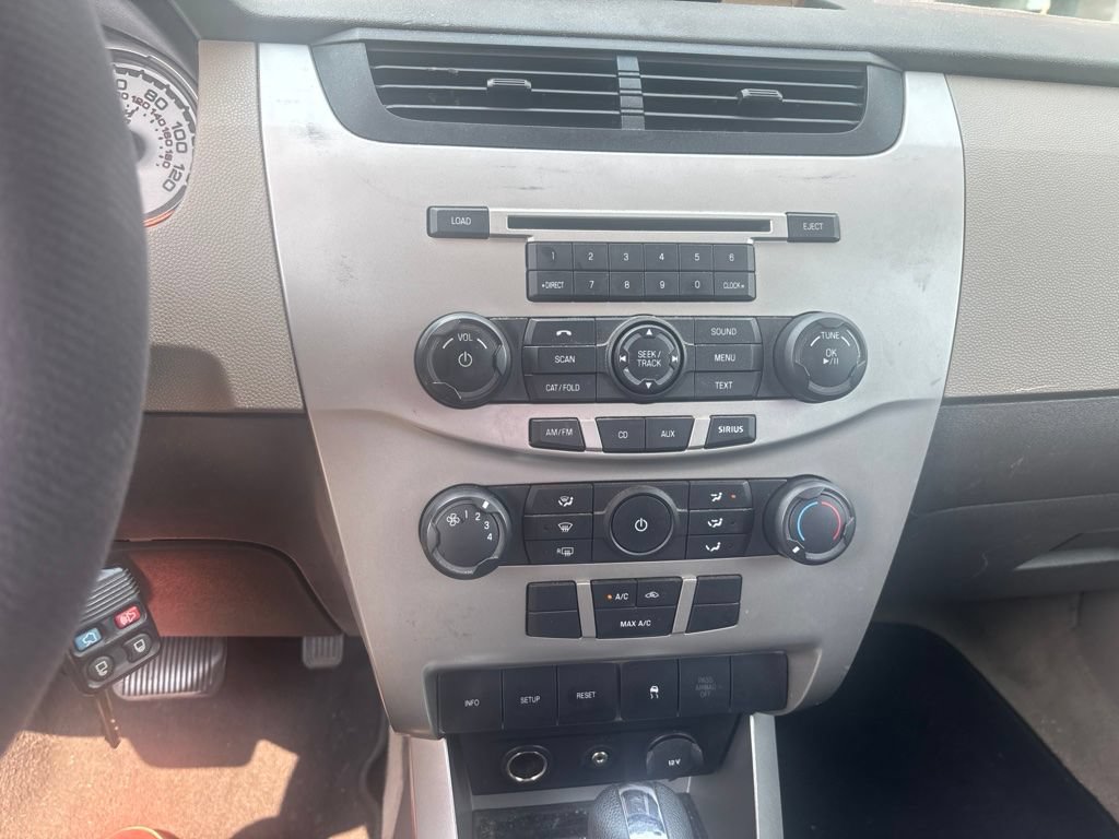 Used 2011 Ford Focus SE FWD image 9