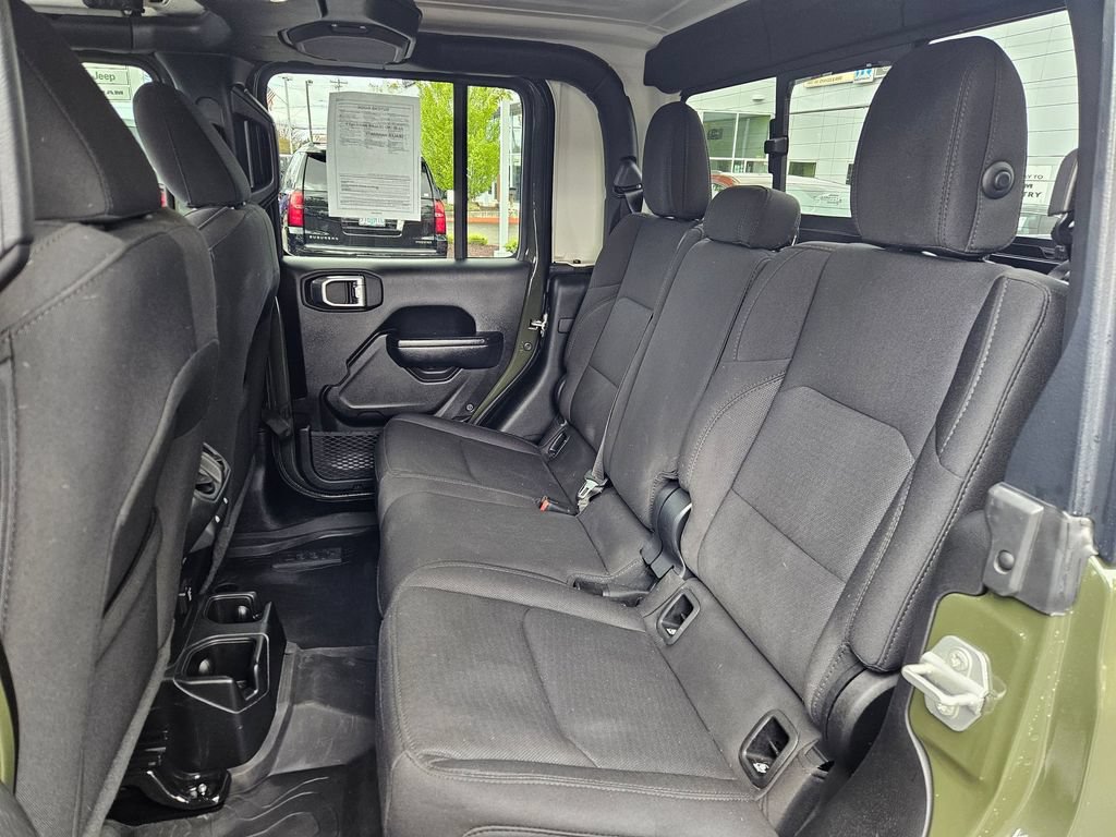 Used 2023 Jeep Gladiator Sport AWD/4WD image 14