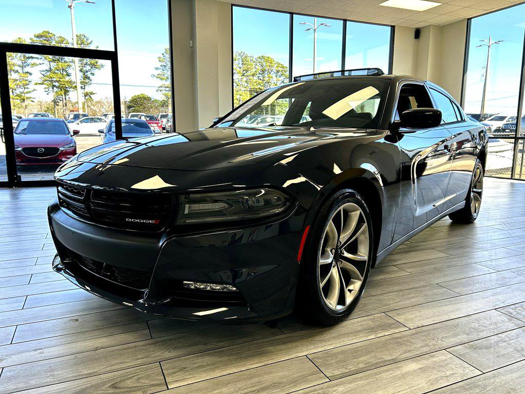 Used 2016 Dodge Charger R/T w/ Plus Group RWD image 3