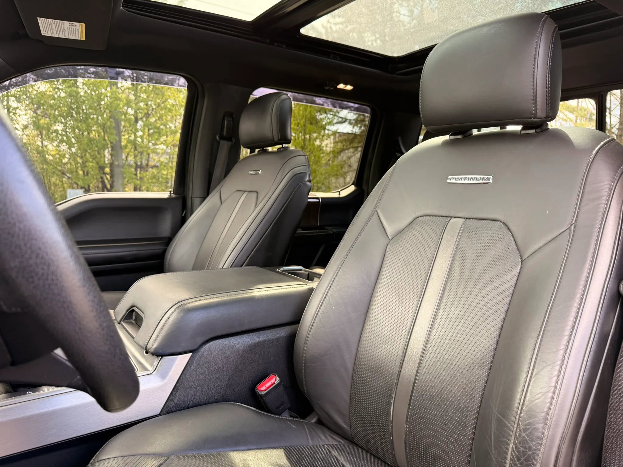 Used 2015 Ford F150 Platinum w/ Equipment Group 701A Luxury image 15