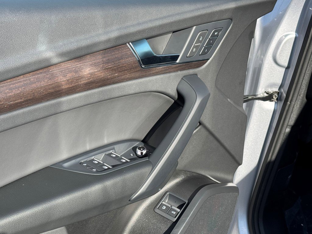 Certified 2024 Audi Q5 e Premium w/ Convenience Package image 22