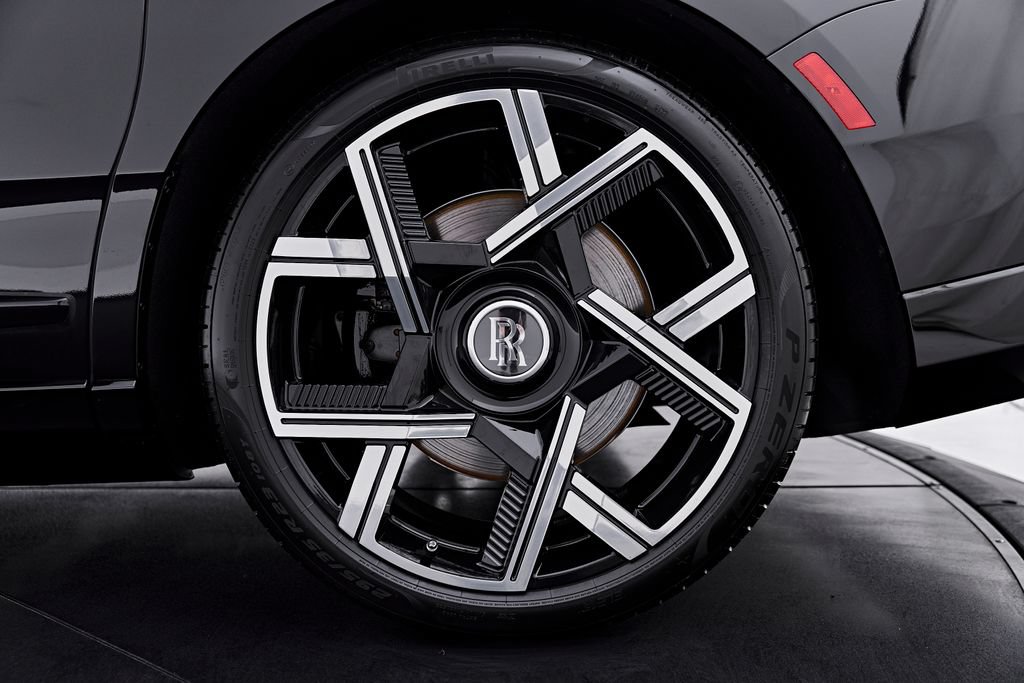 Used 2026 Rolls-Royce Cullinan Black Badge AWD/4WD image 30