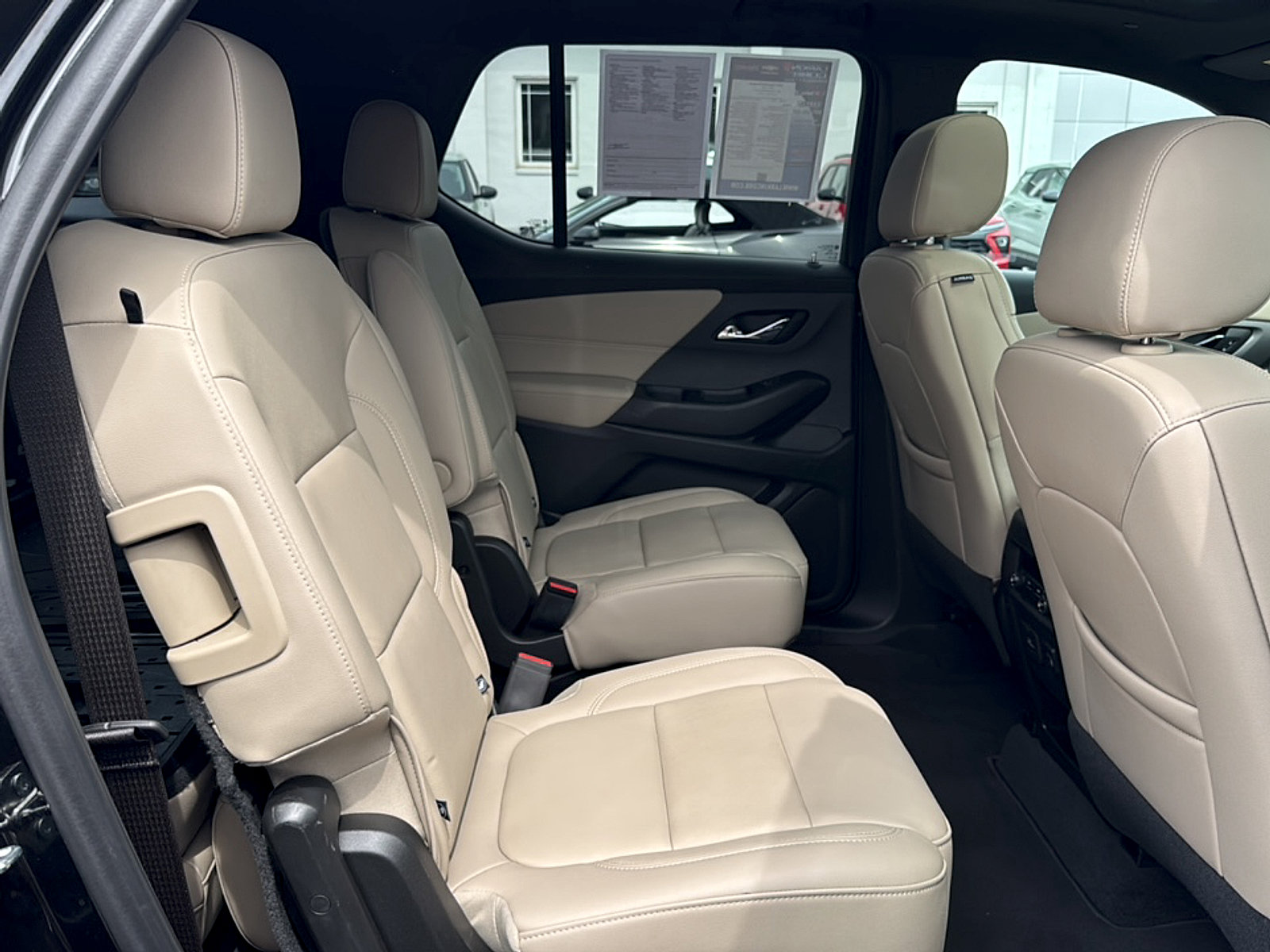 Used 2023 Chevrolet Traverse LT w/ LT Premium Package AWD/4WD image 16