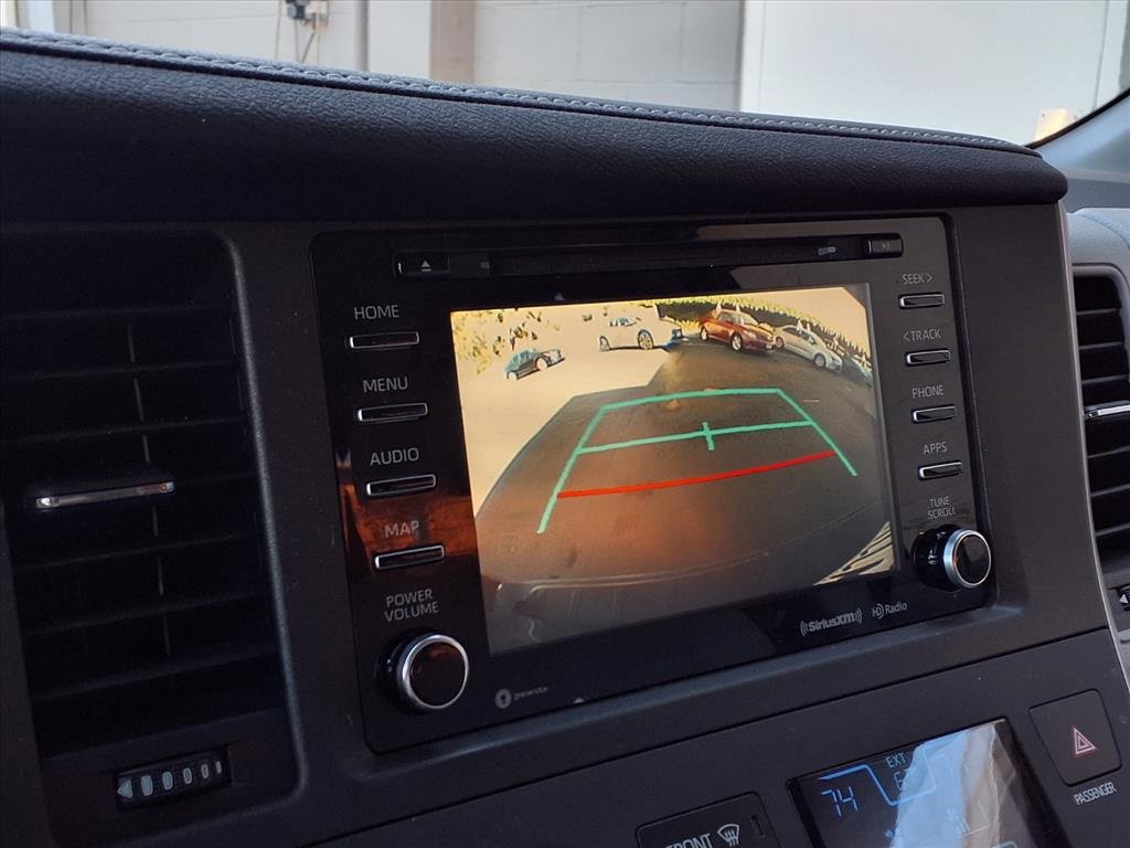 Certified 2020 Toyota Sienna XLE image 7