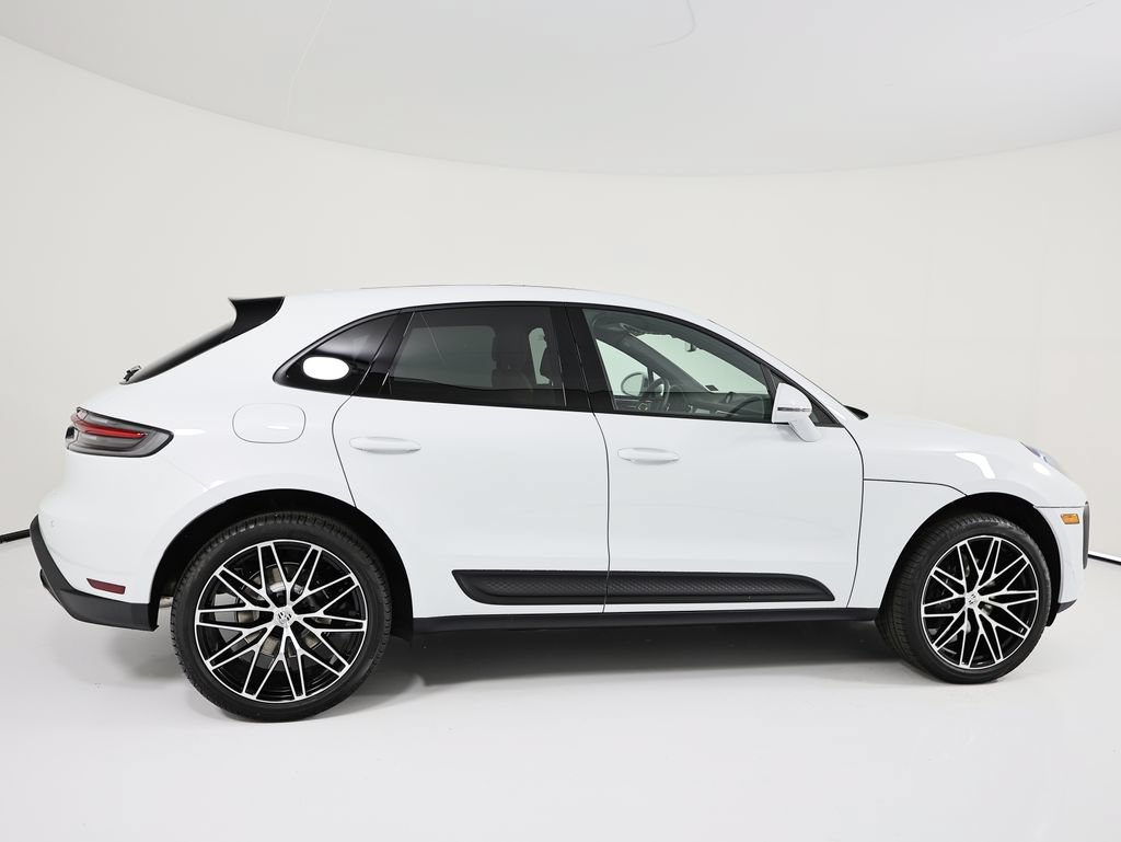 New 2026 Porsche Macan AWD/4WD image 8
