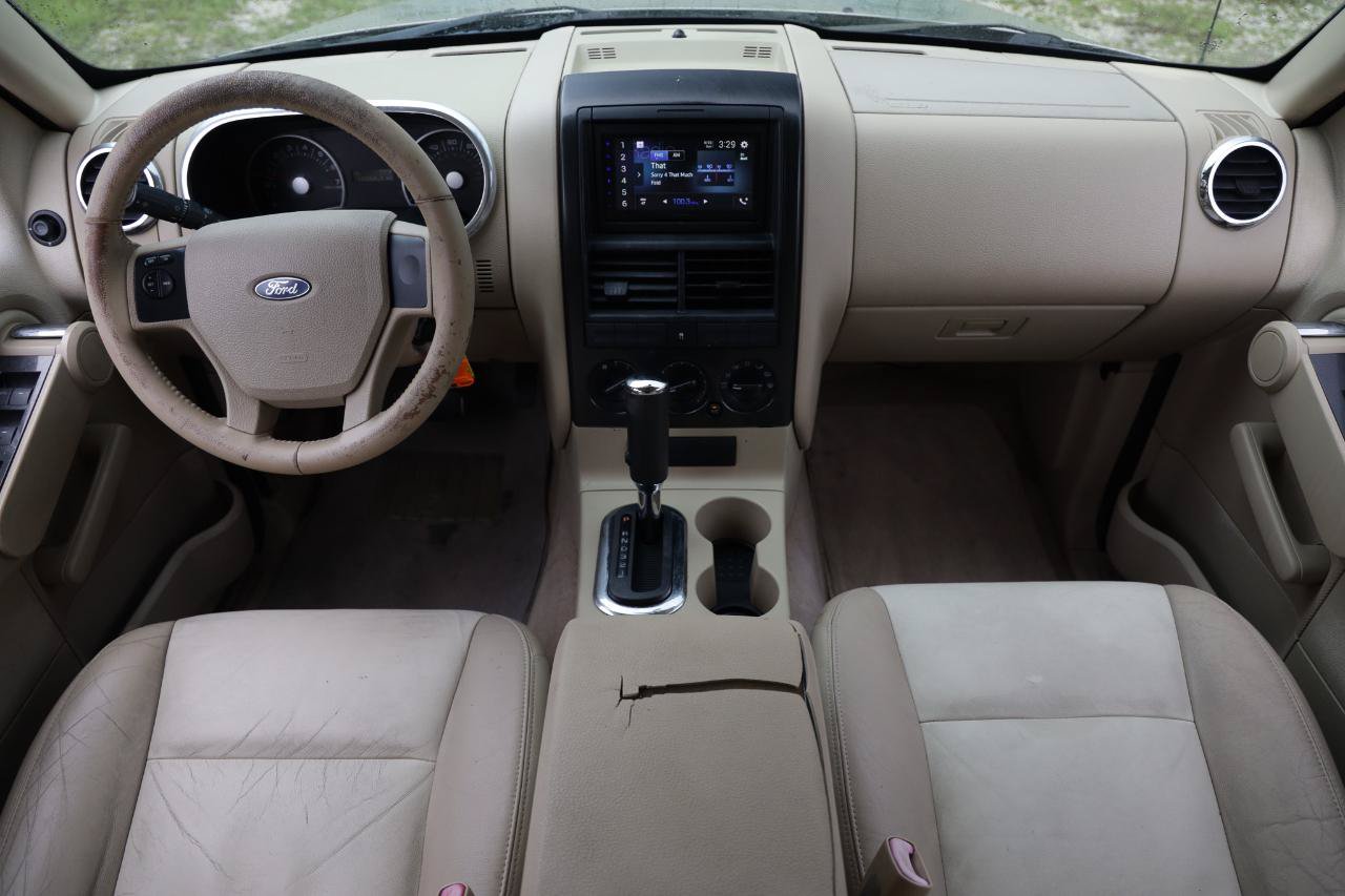 Used 2006 Ford Explorer XLT RWD image 2