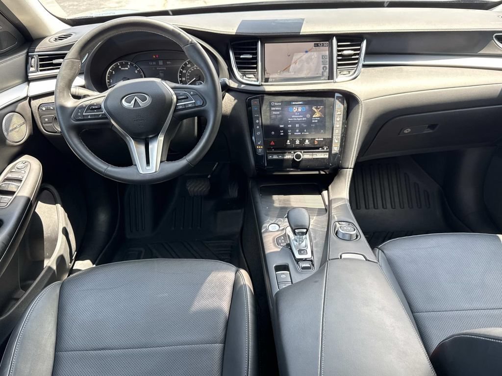 Used 2022 INFINITI QX50 Essential AWD/4WD image 2