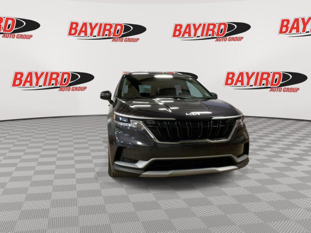 Used 2023 Kia Carnival LX image 3