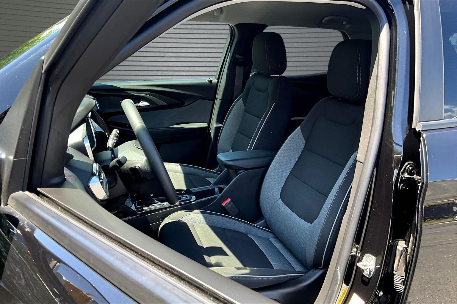 Used 2023 Chevrolet TrailBlazer LT w/ Convenience Package AWD/4WD image 13