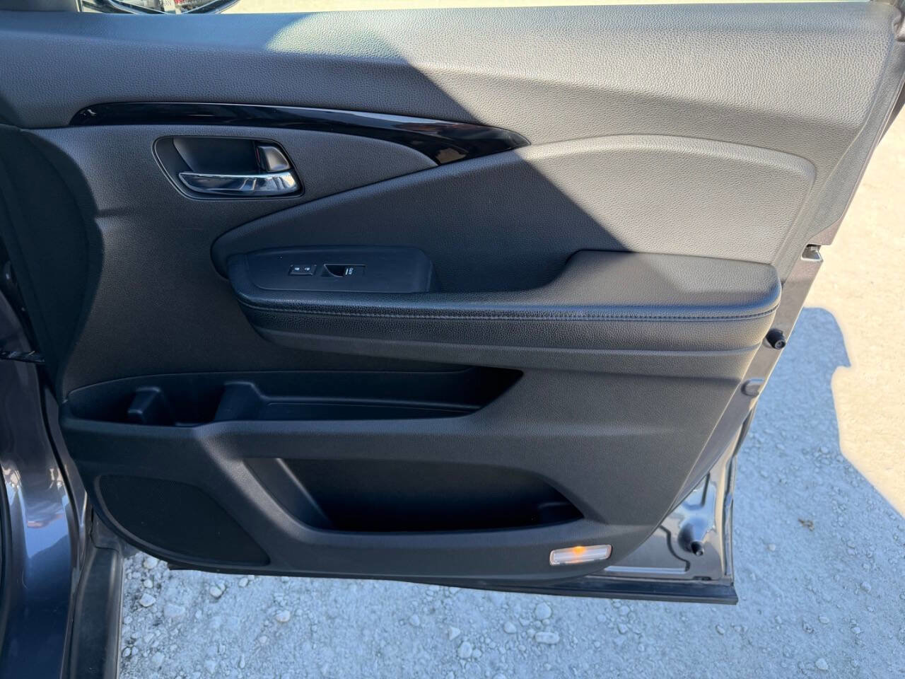 Used 2016 Honda Pilot Touring image 19