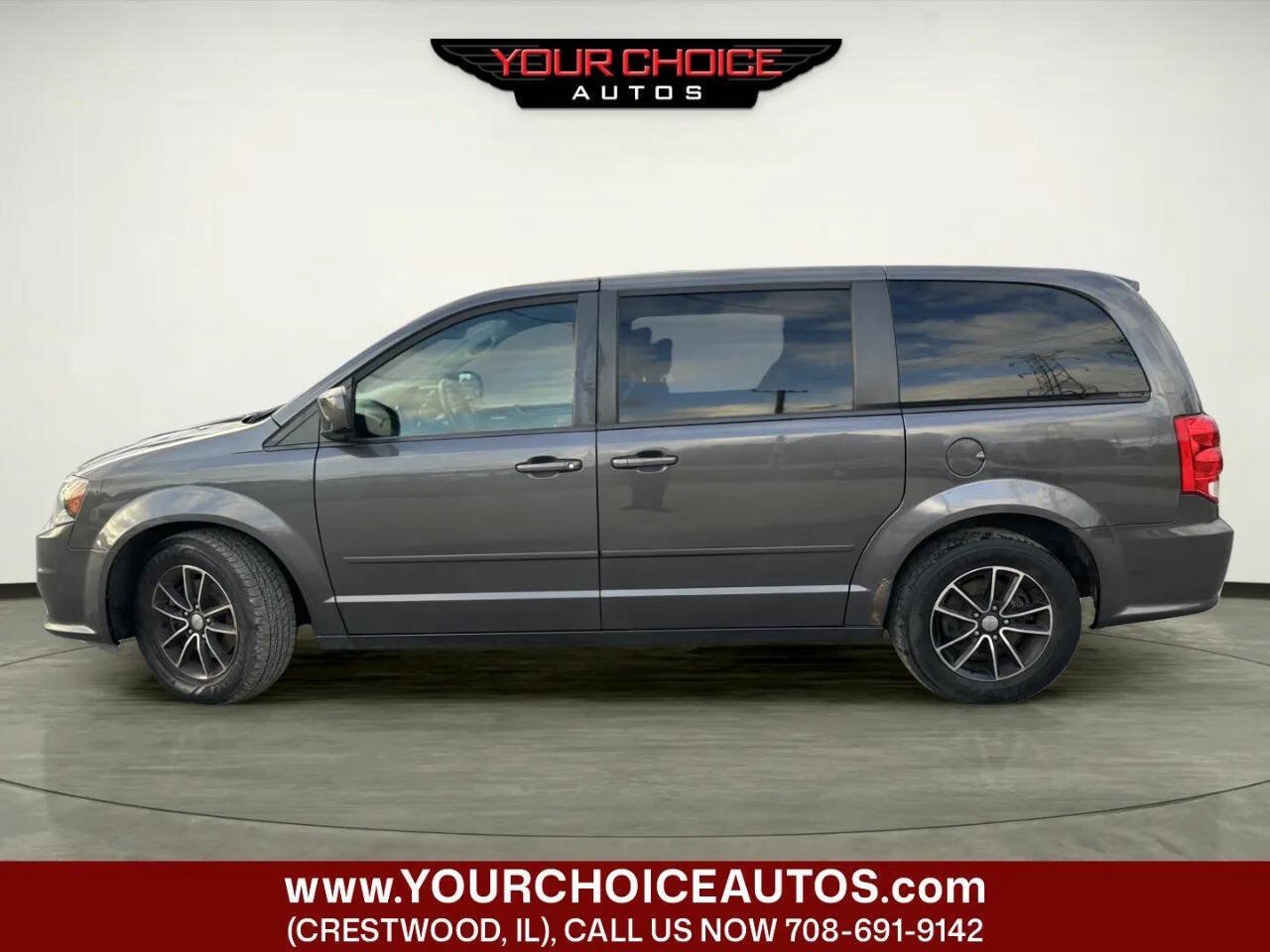 Used 2015 Dodge Grand Caravan SXT FWD image 2