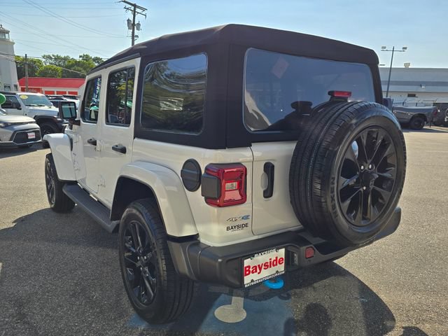 Used 2024 Jeep Wrangler Unlimited Sahara w/ Technology Group AWD/4WD image 32