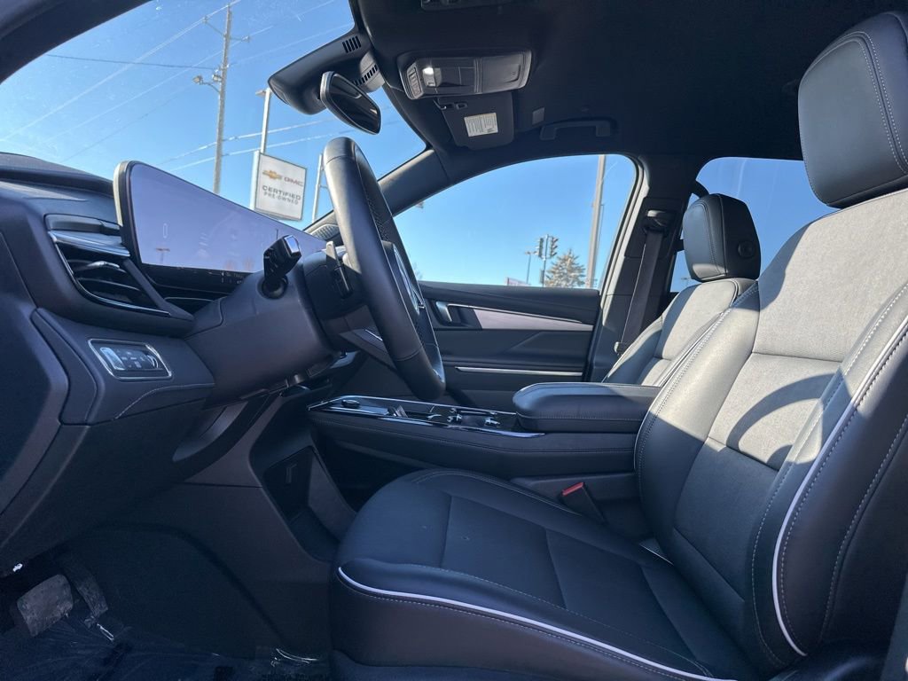 Used 2025 Buick Enclave Preferred image 16