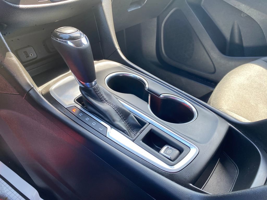 Used 2018 Chevrolet Equinox LT FWD image 25