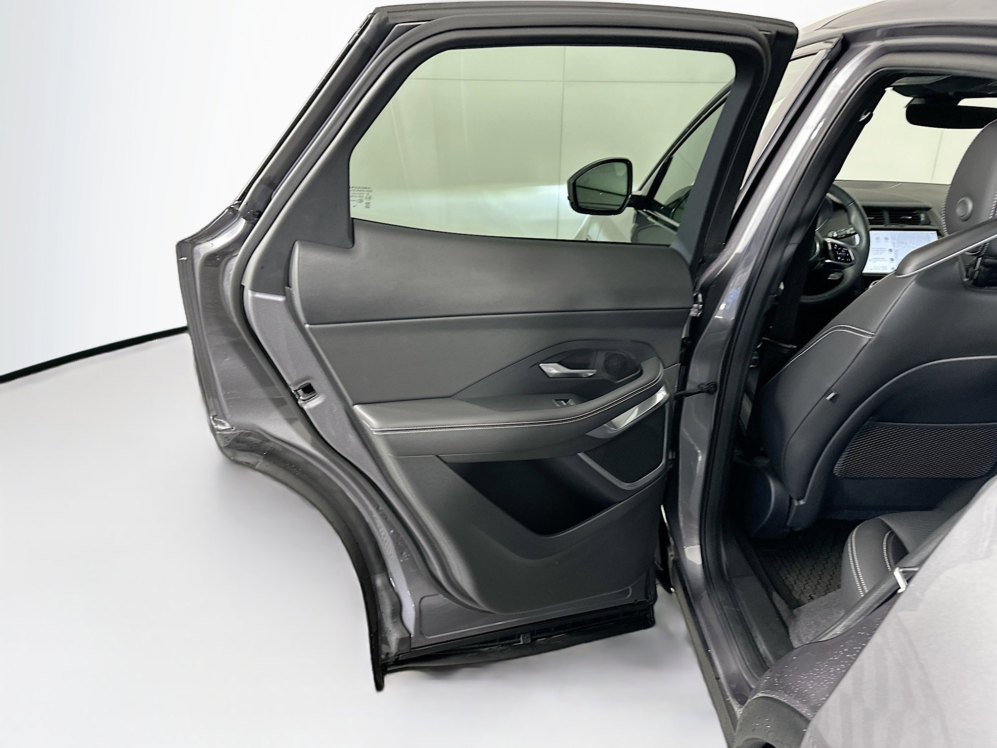 Used 2024 Jaguar E-PACE R-Dynamic SE image 26