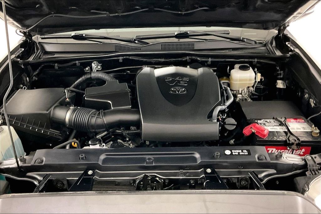 Used 2016 Toyota Tacoma TRD Off-Road w/ Premium & Technology Package image 25