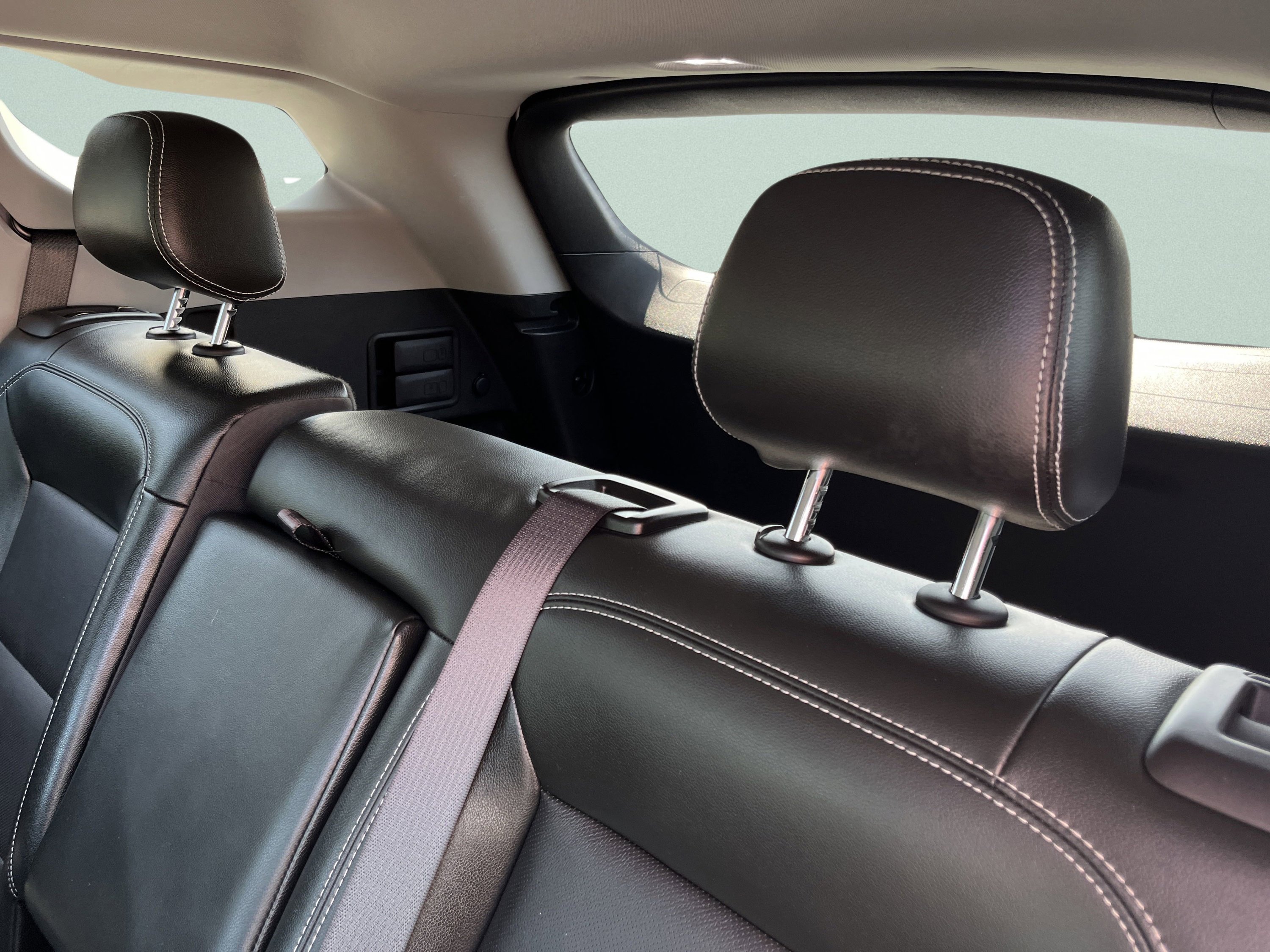 Used 2022 GMC Terrain SLT image 46