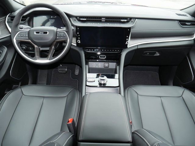 New 2026 Jeep Grand Cherokee Limited image 4