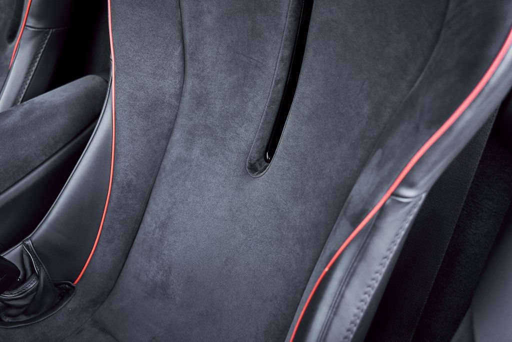 Used 2023 McLaren Artura RWD image 48