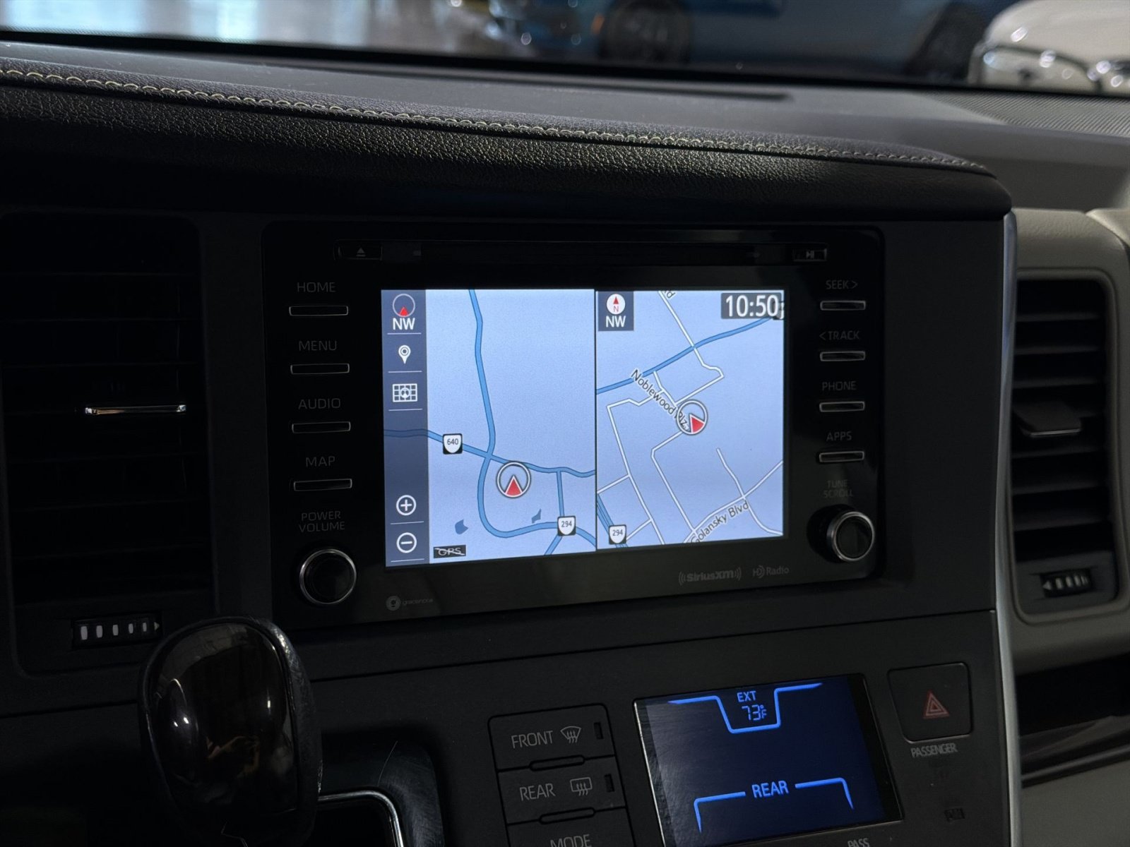 Used 2018 Toyota Sienna XLE Premium FWD image 20