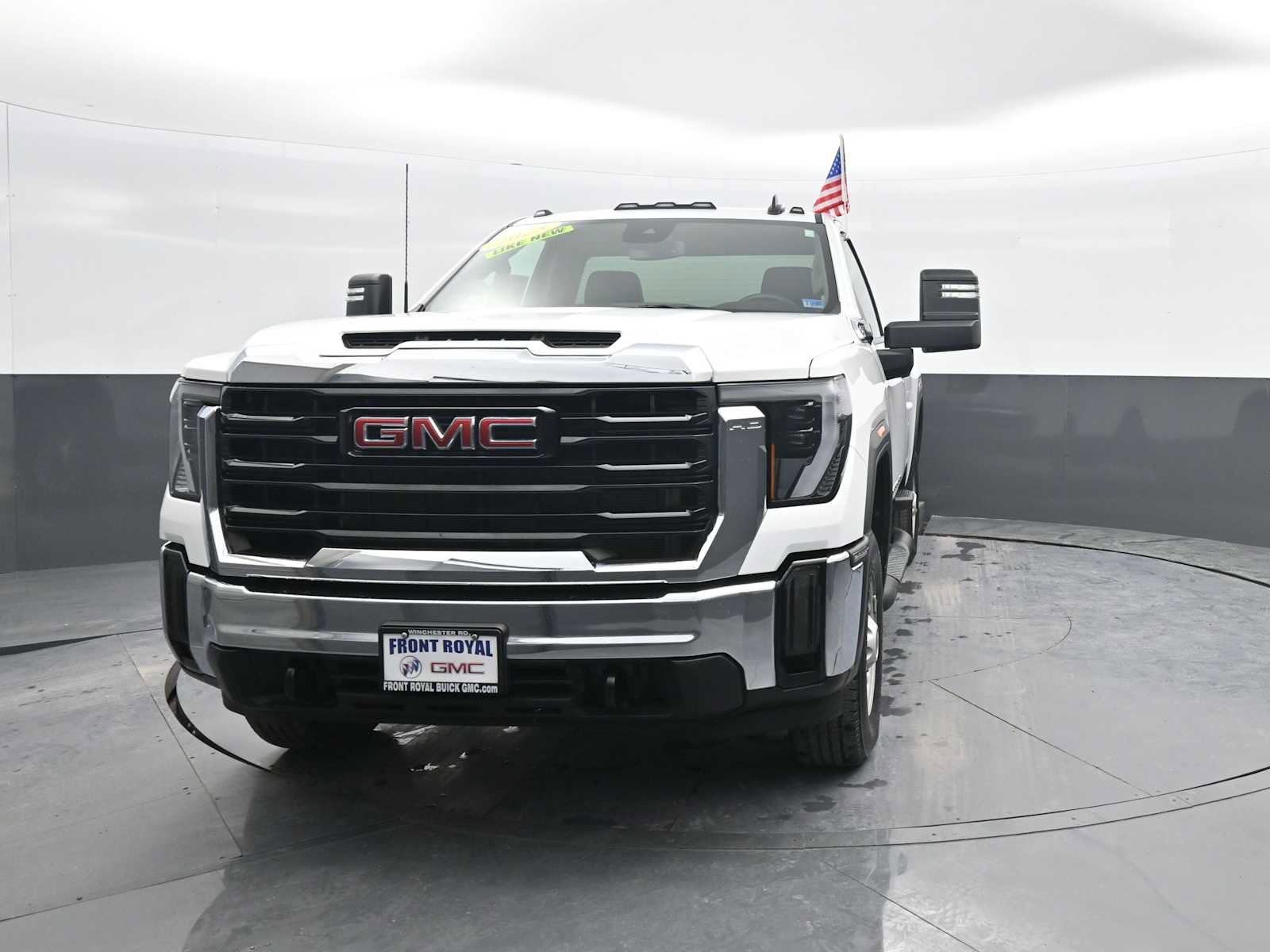 Used 2025 GMC Sierra 2500 Pro w/ Convenience Package image 3