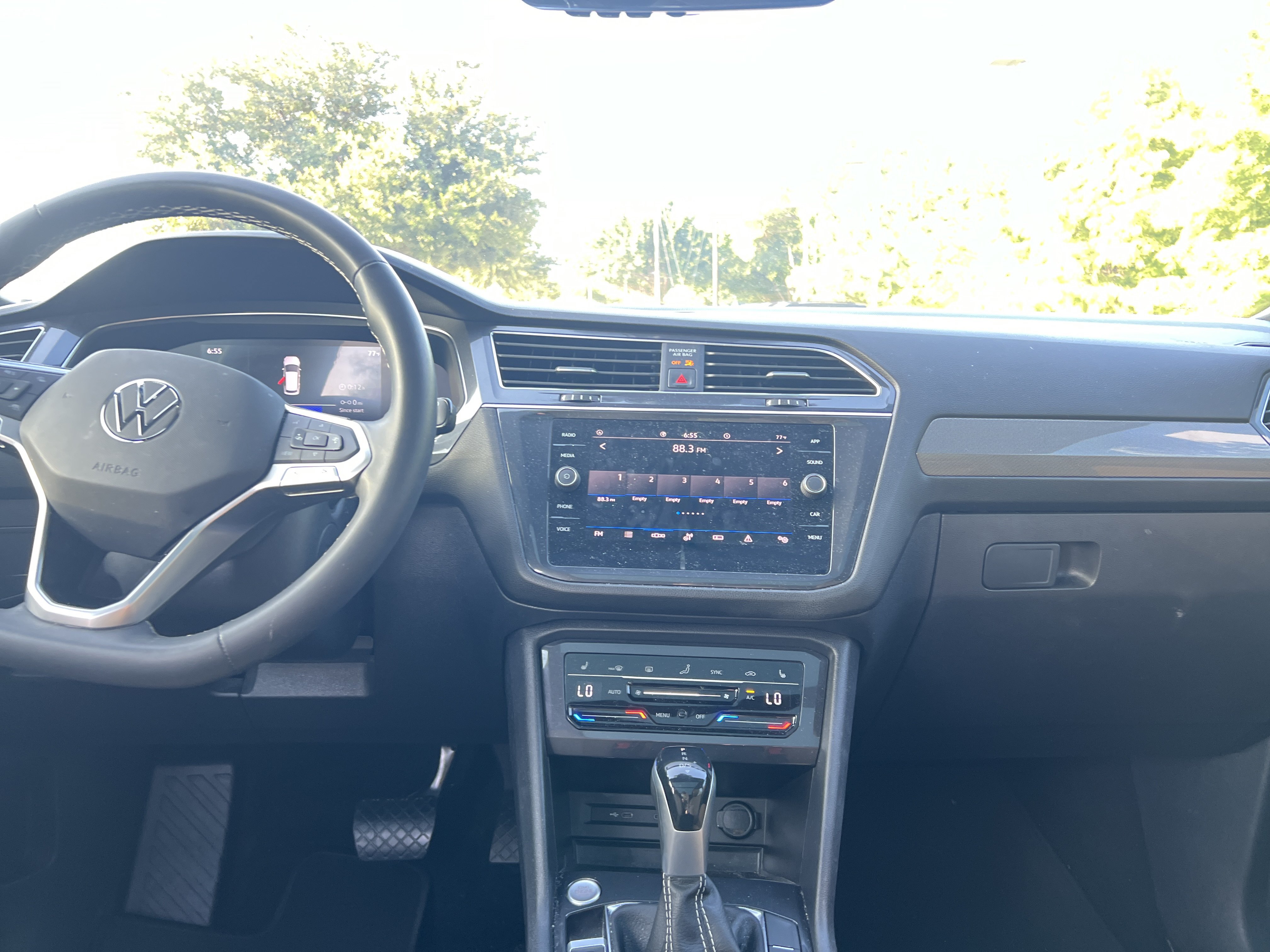 Certified 2023 Volkswagen Tiguan SE w/ Panoramic Sunroof Package FWD image 26