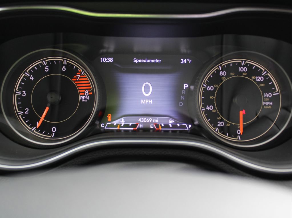 Used 2021 Jeep Cherokee Trailhawk image 16