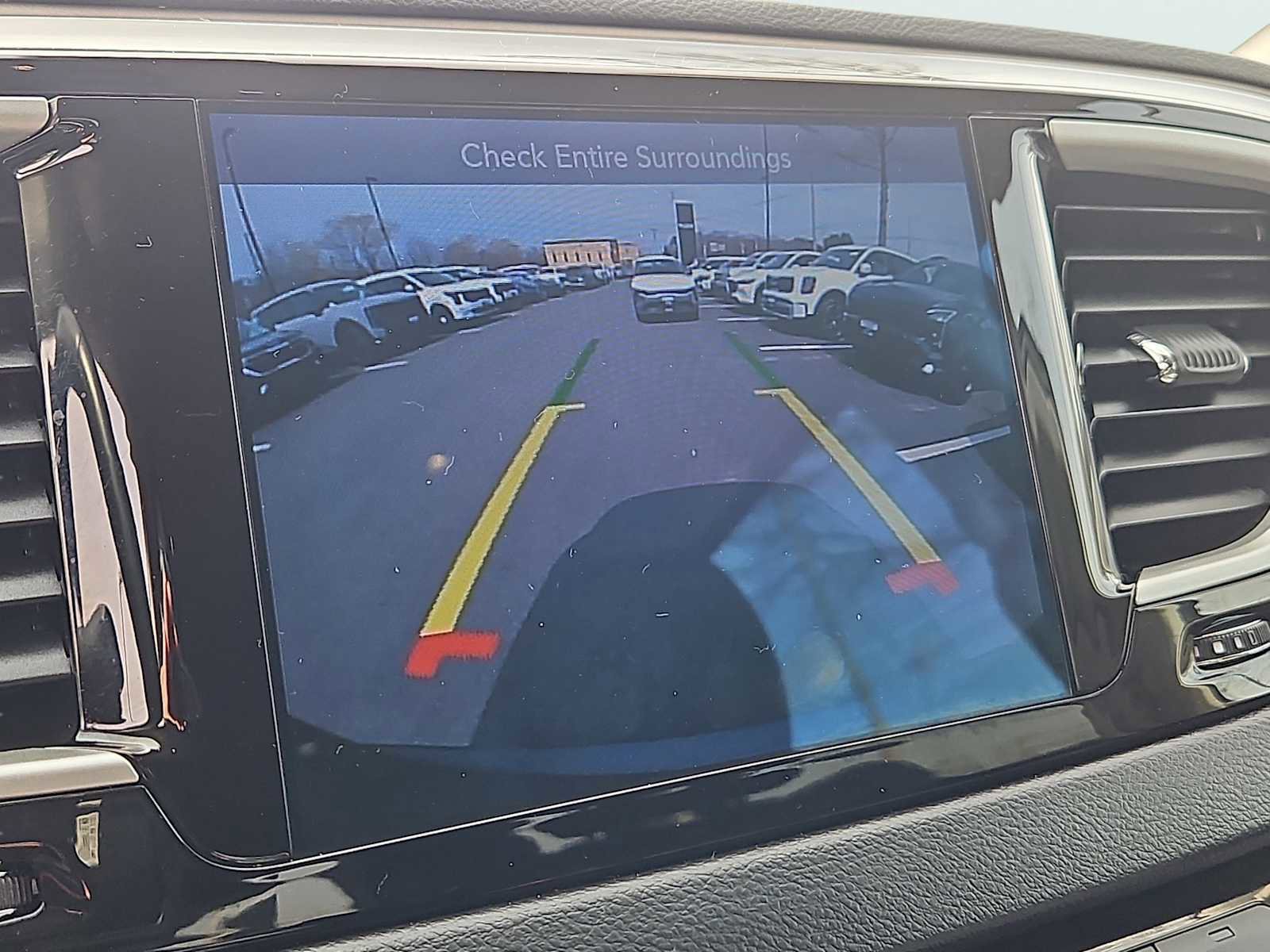 Used 2017 Chrysler Pacifica Touring-L image 15