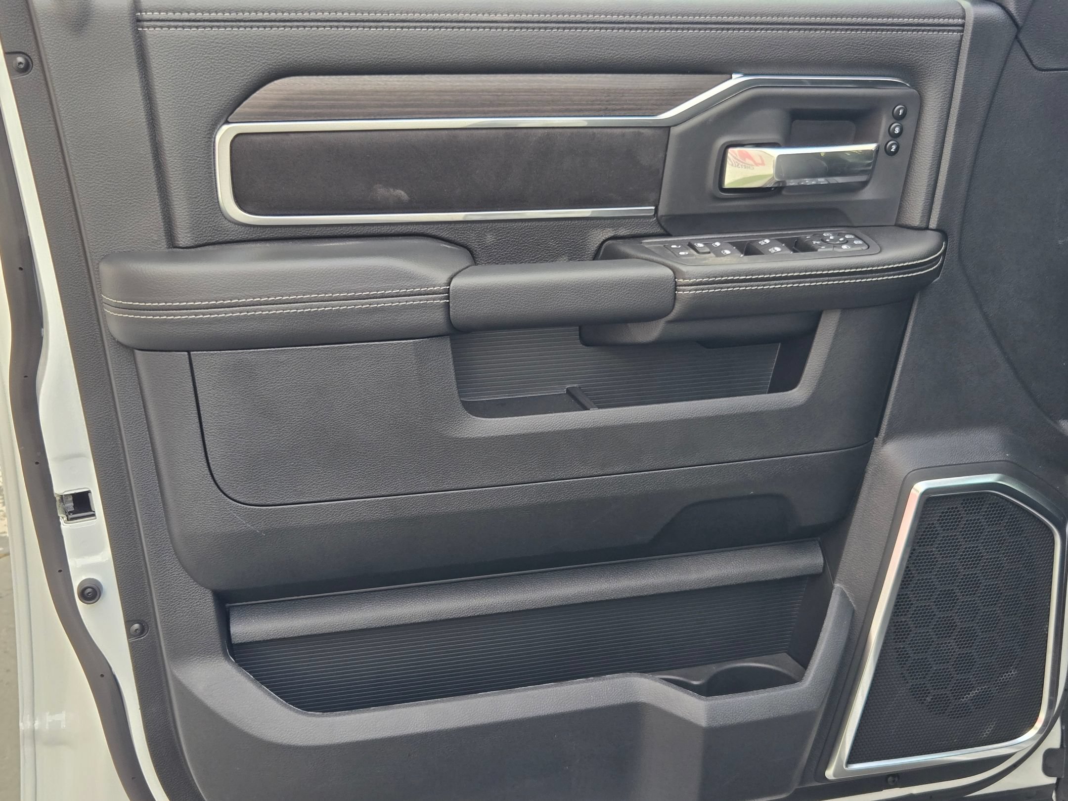 New 2026 RAM 2500 Laramie w/ Night Edition AWD/4WD image 19
