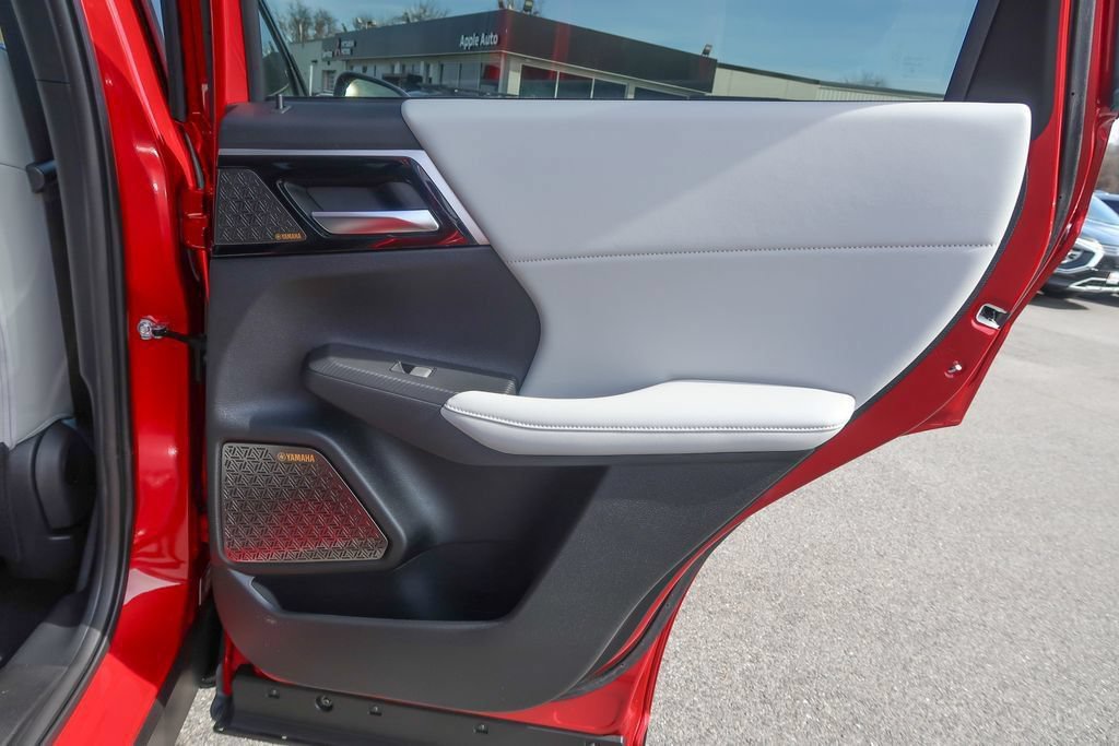New 2026 Mitsubishi Outlander SE AWD/4WD image 17