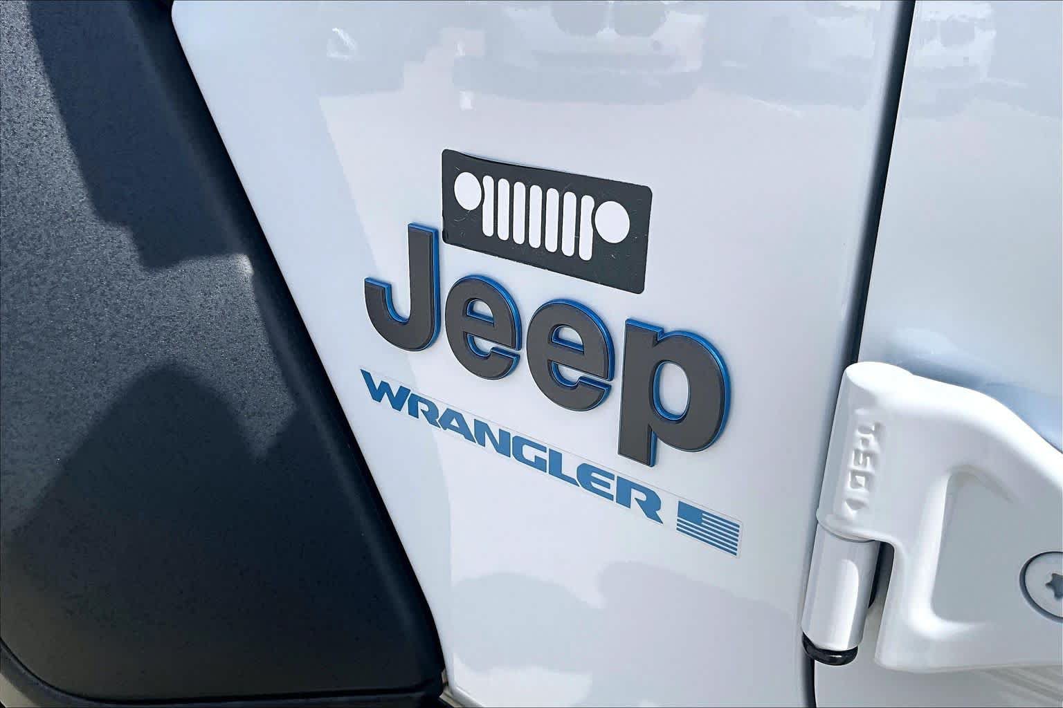 Used 2024 Jeep Wrangler Unlimited Rubicon 4xe w/ Convenience Group AWD/4WD image 9