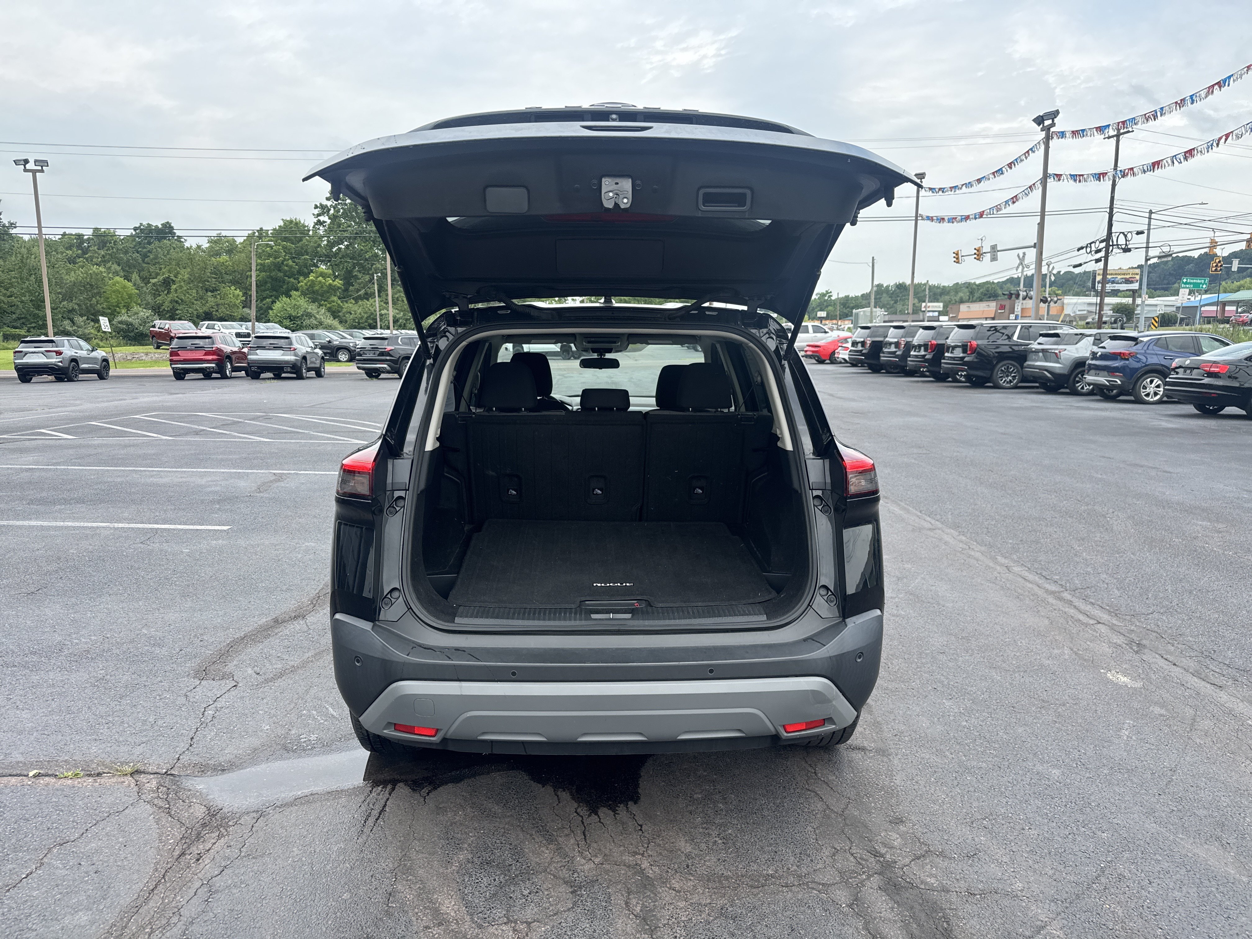 Used 2023 Nissan Rogue SV AWD/4WD image 5