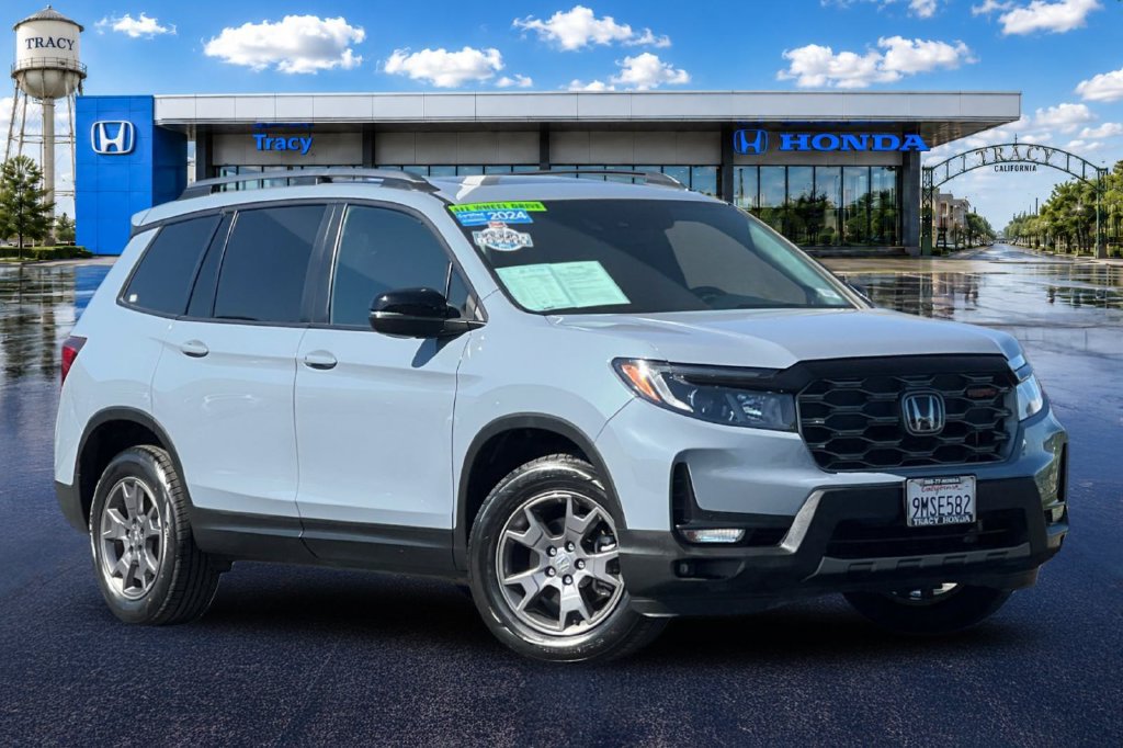 Certified 2024 Honda Passport TrailSport image 1