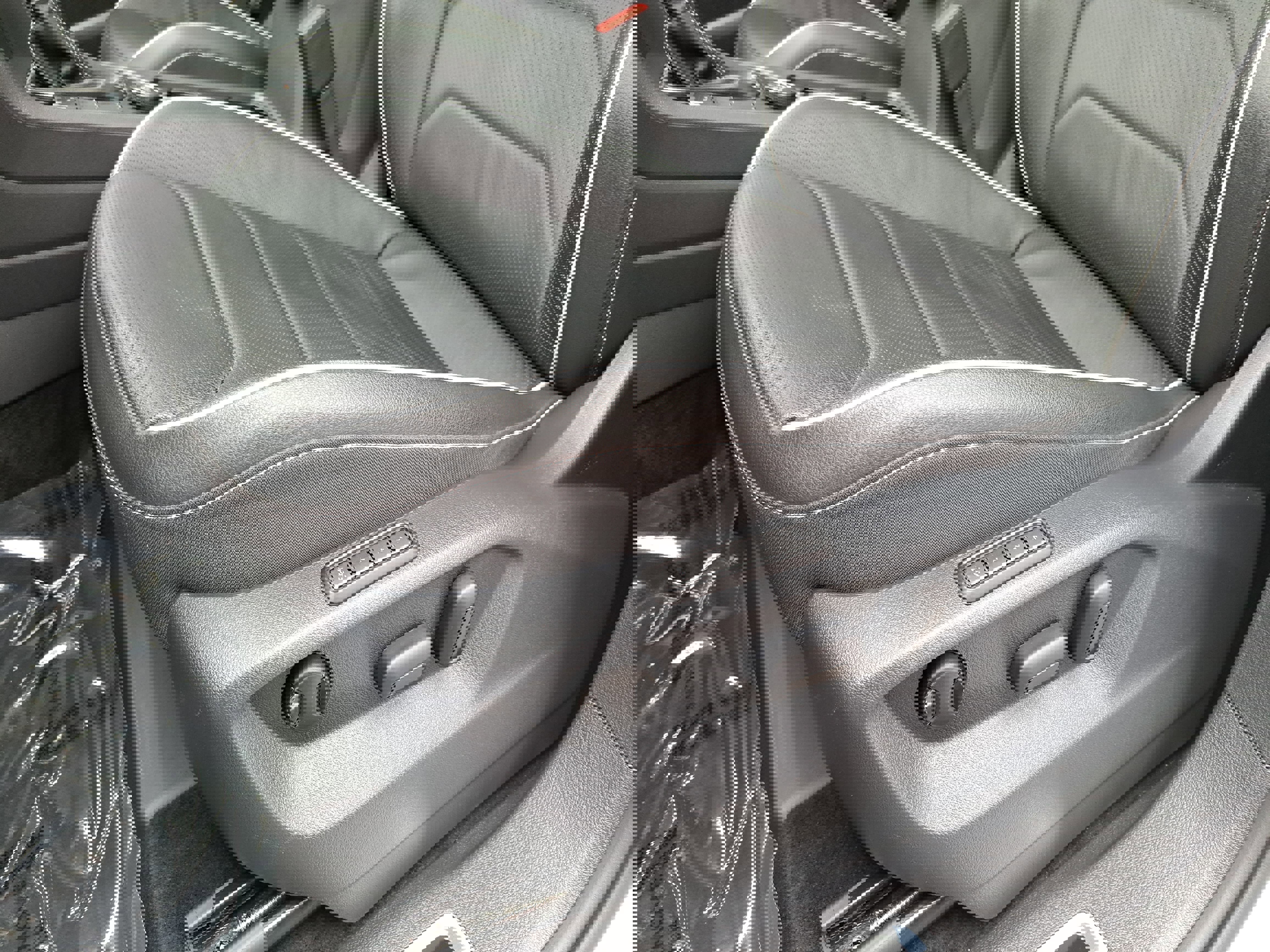 Certified 2024 Volkswagen Tiguan SEL R-Line image 27