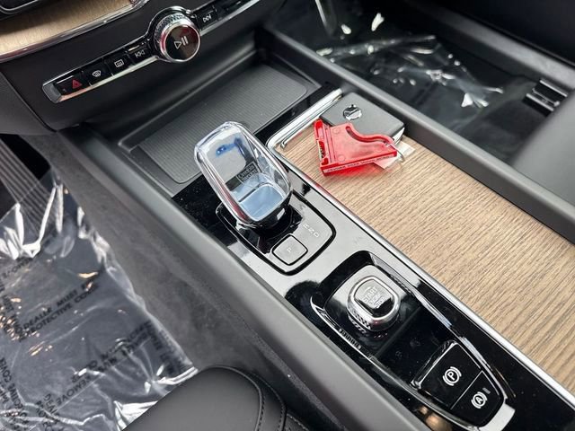 Used 2026 Volvo XC60 B5 Plus w/ Protection Package Premier image 30