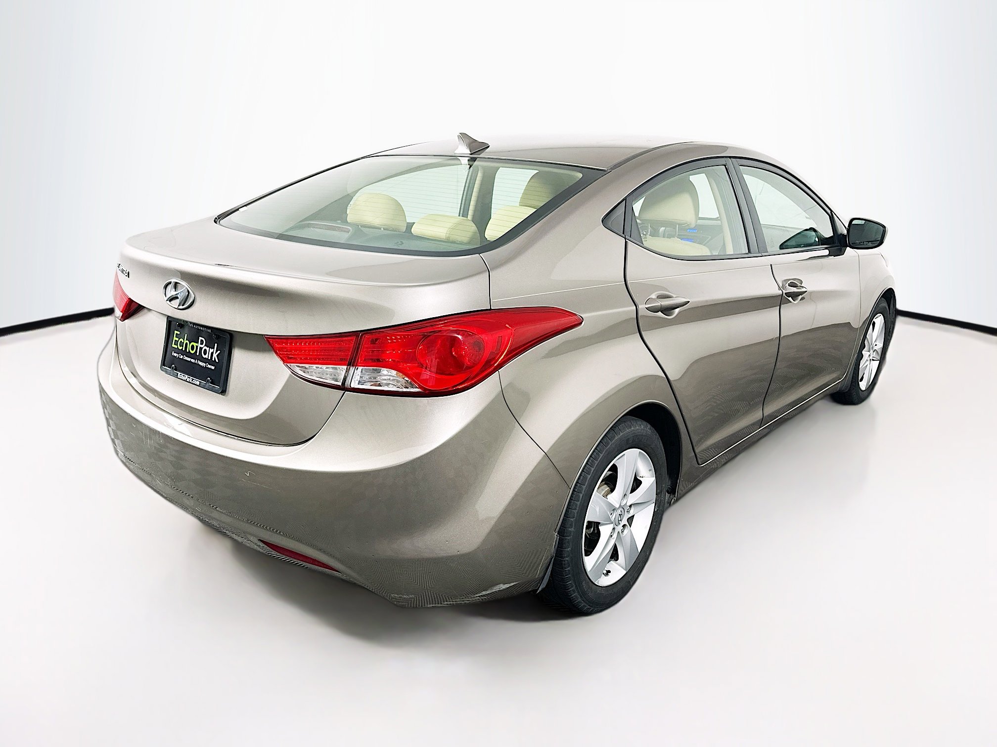 Used 2013 Hyundai Elantra GLS w/ Preferred Pkg image 9