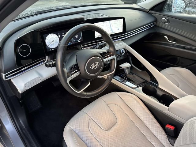 Used 2025 Hyundai Elantra Limited FWD image 18