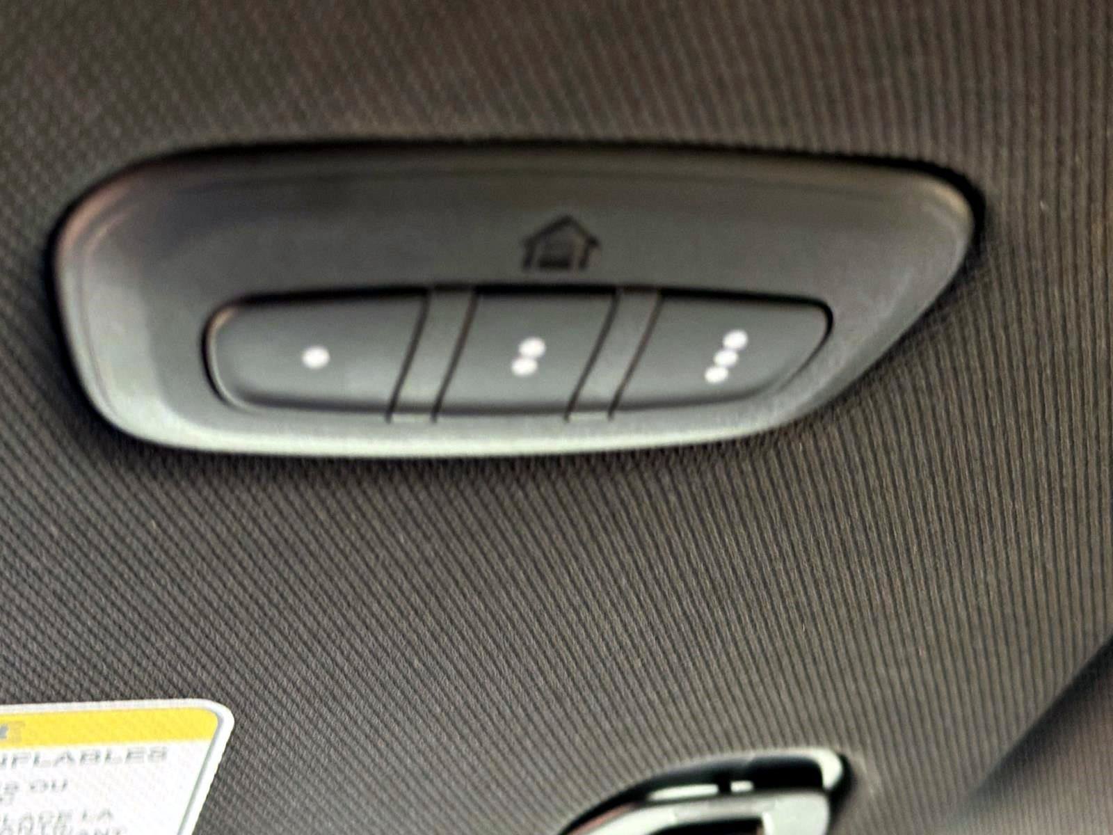 Used 2025 Jeep Wagoneer 4WD w/ Premium Group I image 24