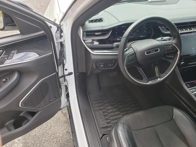 Used 2022 Jeep Grand Cherokee Trailhawk AWD/4WD image 17