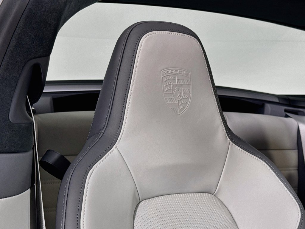 Certified 2026 Porsche 911 Targa 4 GTS AWD/4WD image 27