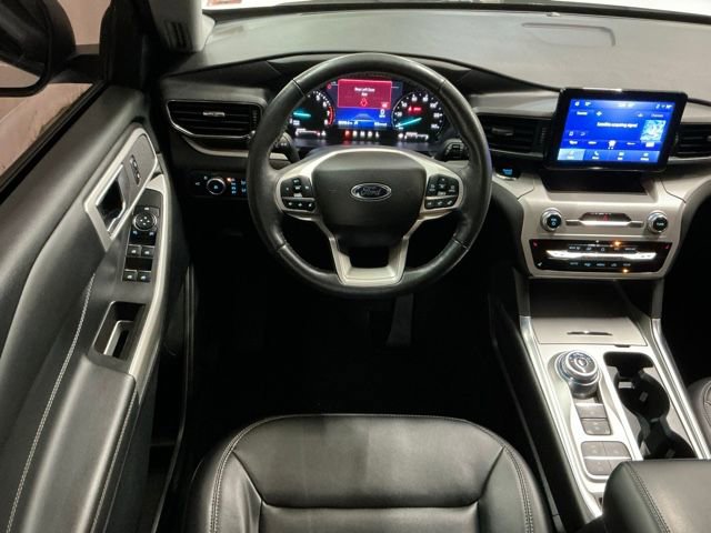 Used 2023 Ford Explorer XLT w/ Equipment Group 202A image 10