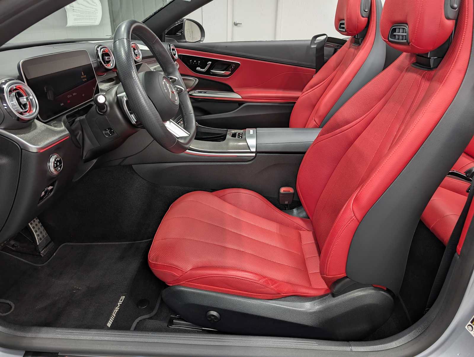 Used 2024 Mercedes-Benz CLE 300 4MATIC Cabriolet image 5