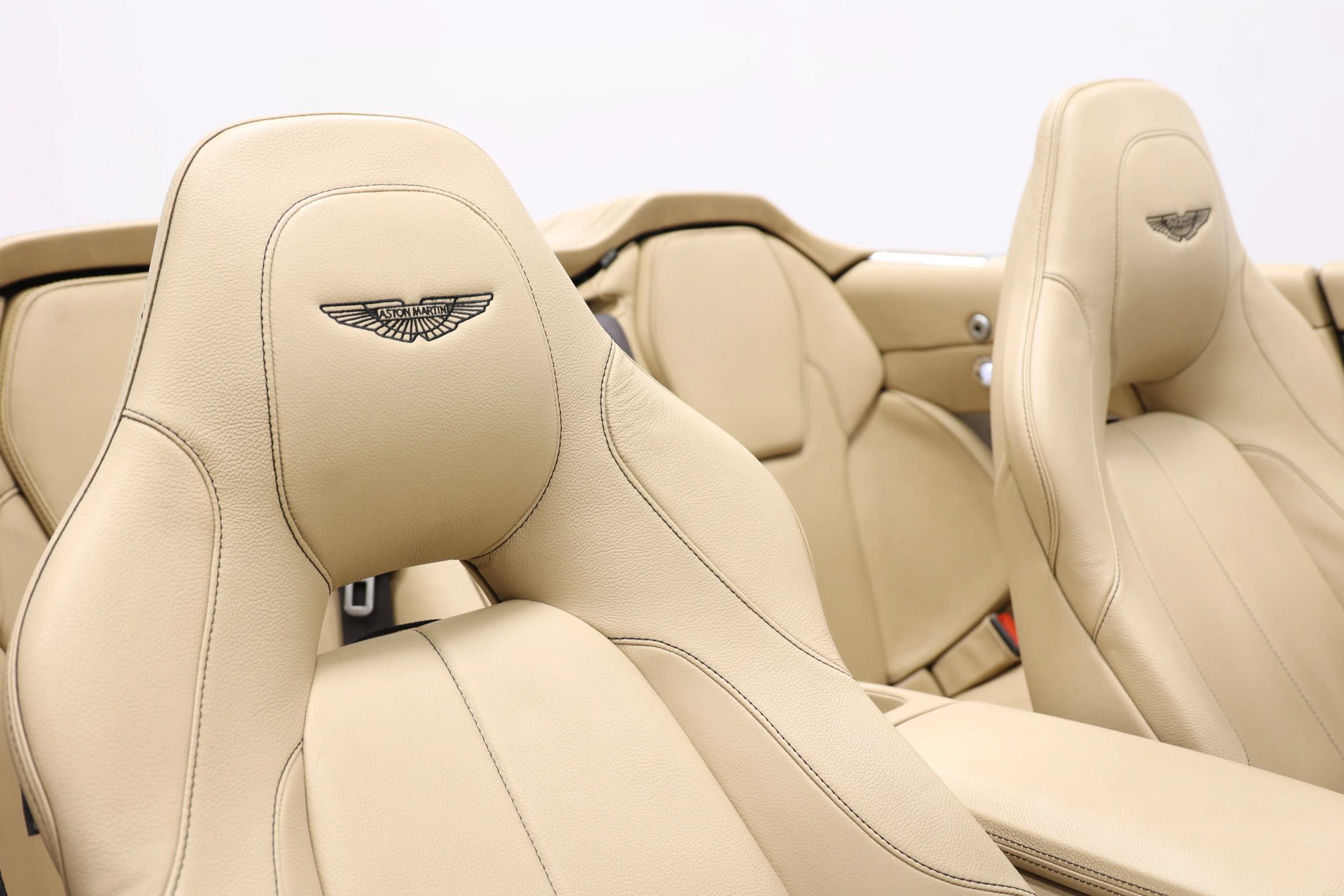 Used 2016 Aston Martin Vanquish Volante RWD image 72